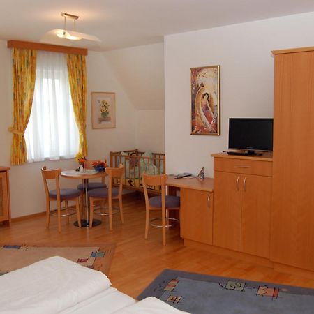 Pension Zur Post Apartment Bad Blumau Room photo