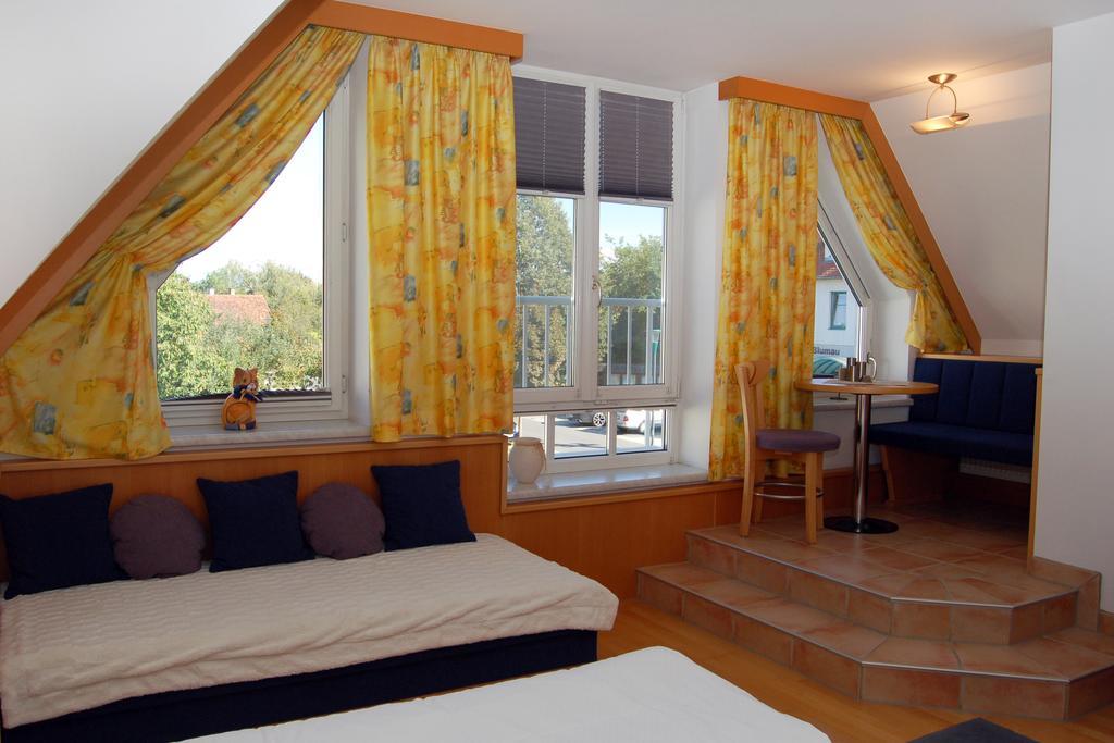 Pension Zur Post Apartment Bad Blumau Room photo